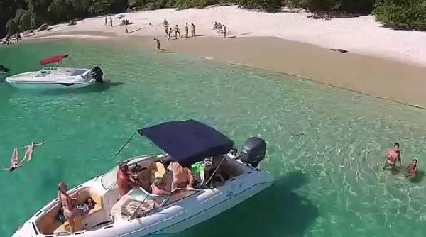 Passeio Meia Volta em Ilha Grande saindo de Conceição de Jacareí