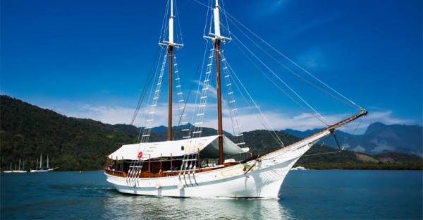 Passeio de Barco na Bahia