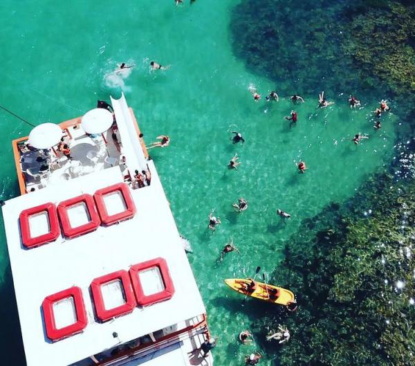 Passeio de Barco para Piscinas Naturais do Seixas