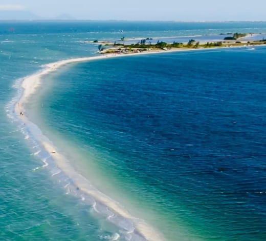 Passeio para Ponta do Alcaíra saindo de Cabo Frio Passeio para Ponta do Alcaíra saindo de Cabo Frio