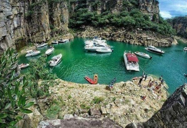 Passeio de Lancha em Minas Gerais