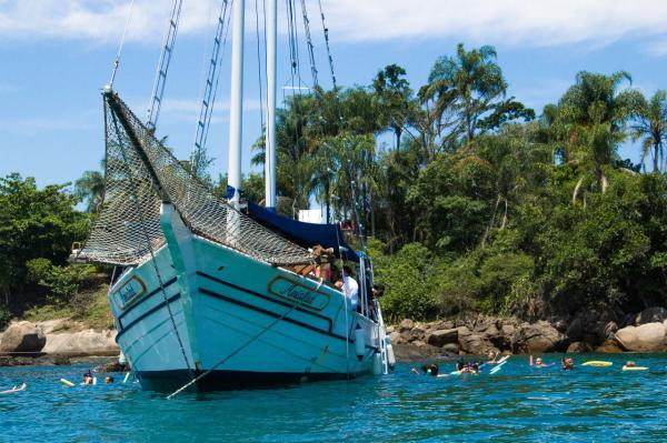 Passeio de Barco em Paraty