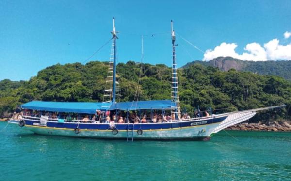 Passeio de Barco em Angra dos Reis