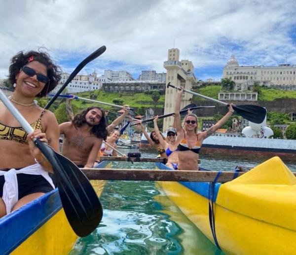 Passeio de Canoa Havaiana em Salvador