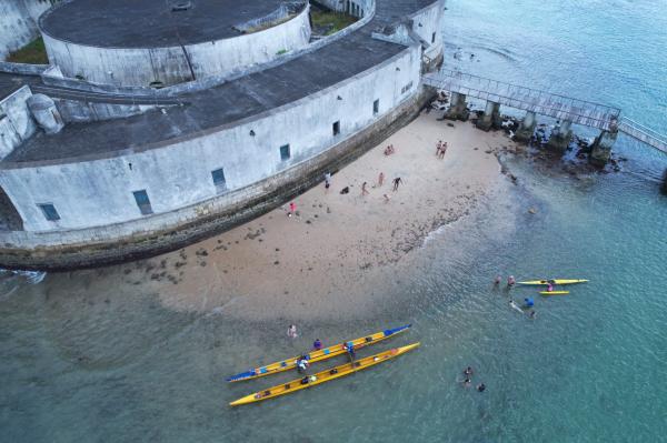 Passeio de Canoa Havaiana em Salvador