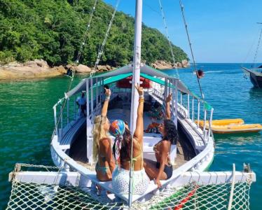 Passeio de Barco em Ubatuba