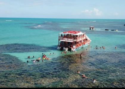 Passeio de Barco para Piscinas Naturais do Seixas