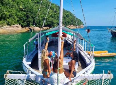 Passeio de Barco em Ubatuba
