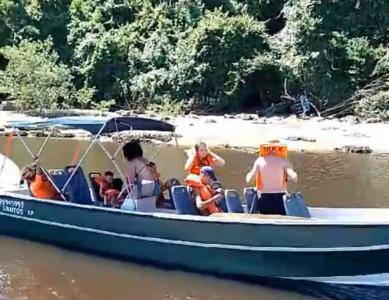 Passeio de Lancha em Guarujá