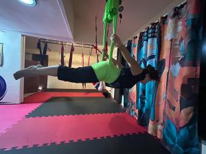 Aero Yoga -  Equilíbrio, Força e Paz Interior