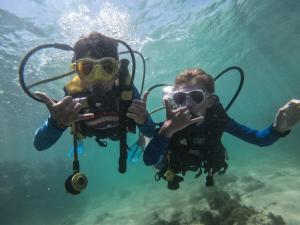 Mergulho com cilindro nas piscinas naturais de João Pessoa