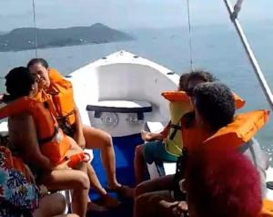 Passeio de Lancha em Guarujá Passeio de Lancha em Guarujá