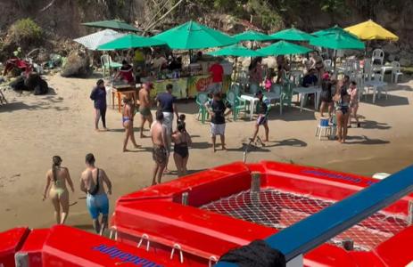 Passeio de Catamarã na Praia dos Carneiros